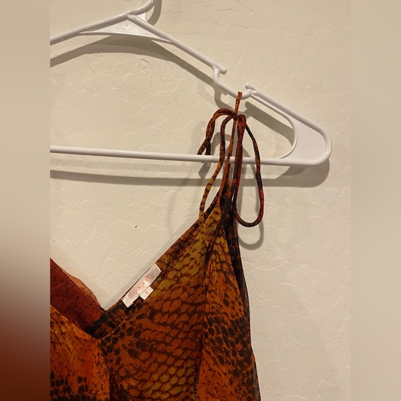 Luxxel Asymmetrical Dress - Picture 4 of 11